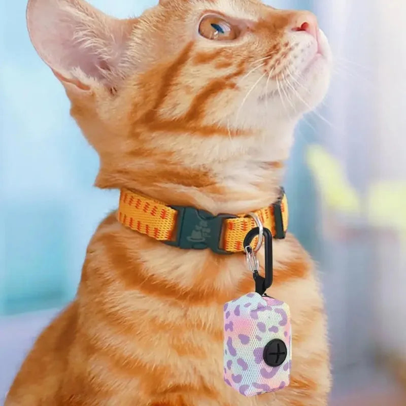 Pet feces bag dispenser, pet pick-up bag dispenser for going out, cat and dog feces, pet cleaning supplies