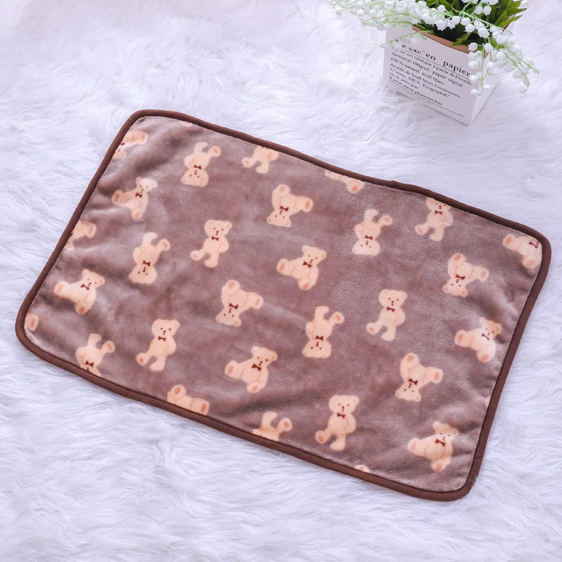 Winter Dog Footprint Blanket Soft And High Quality Flannel Pet Blanket Cat Bath Towel Dog Sleep Blanket Paw Print Pattern PetPad